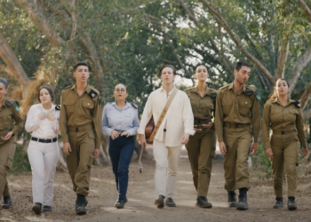 קליפ השיר הקרב הבא. צילום מסך מיוטיוב קליפ השיר הקרב הבא. לי בירן ליבי רן להקות הצבאיות צה"ל