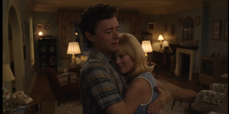 צילום מסך מתוך יוטיוב 8 מיליון תמונות: AI מאפשר לטום הנקס לשחק את עצמו כילד