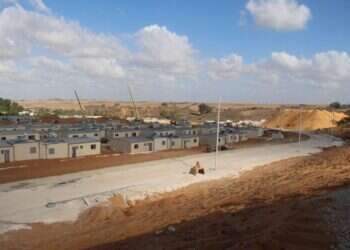 אתר המגורים הזמני של תושבי כפר עזה בקיבוץ רוחמה. צילום: יואב לין, ארכיון התמונות של קק״ל תושבי כפר עזה קיבלו מפתחות למגוריהם הזמניים