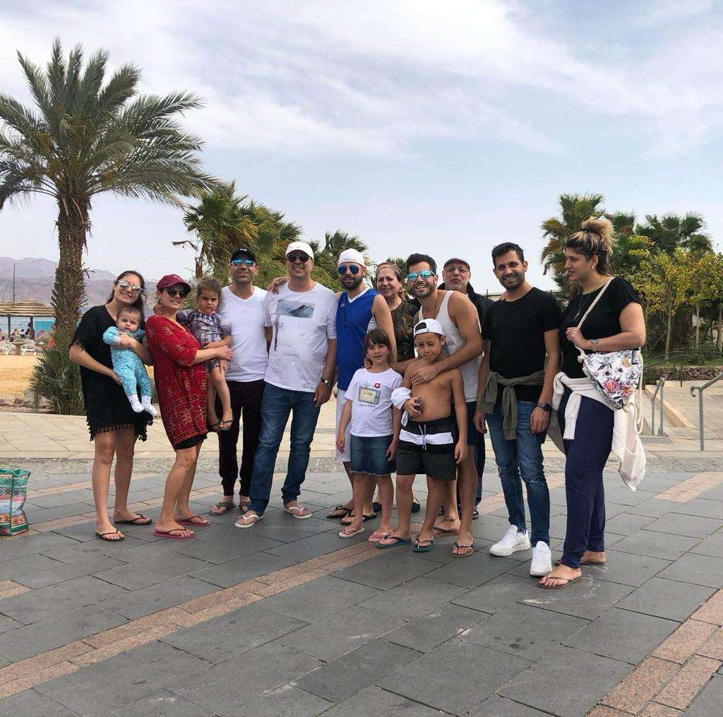 אוריאל ברוך ז"ל עם משפחתו. צילום: באדיבות המשפחה