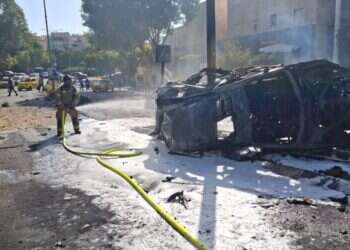 כרמיאל: פגיעה ישירה ברכב, הנהג יצא ממנו רגע לפני כן בעקבות האזעקה