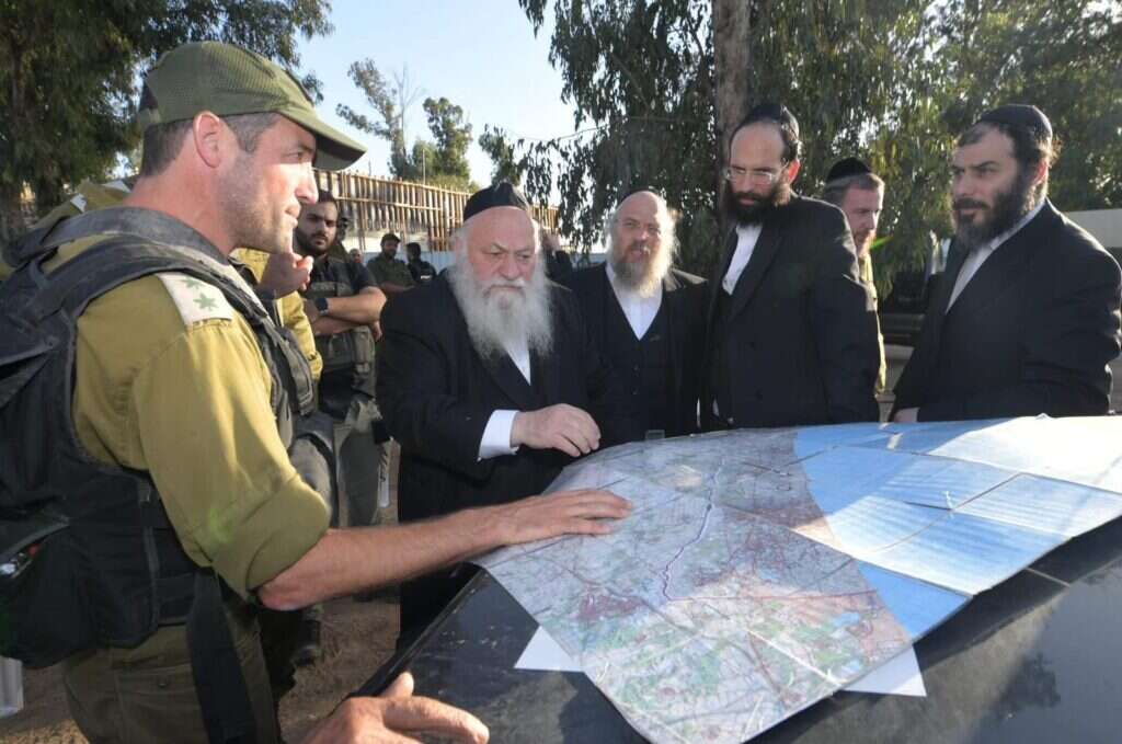 השר גולדקנופף בסיור בעוטף עזה צילום: דוברות שר השיכון