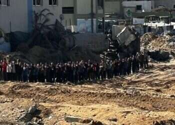 חמאס מפגין סימני שבירה: עשרות אלפי עזתים מתפנים דרומה