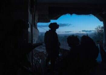 לוחמי צה לוחמי צה"ל בדרום לבנון, במהלך השבוע הראשון לכניסה הקרקעית. צילום: דובר צה"ל