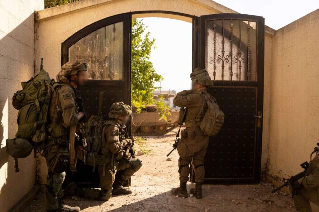 לוחמי צה"ל בדרום לבנון, במהלך השבוע הראשון לכניסה הקרקעית. צילום: דובר צה"ל