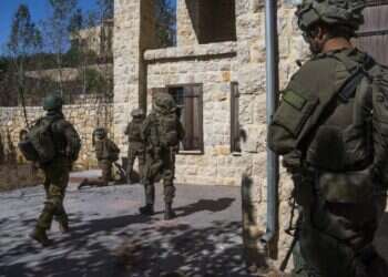 תיעוד: לוחמי גולני משתלטים על מתחם חיזבאללה