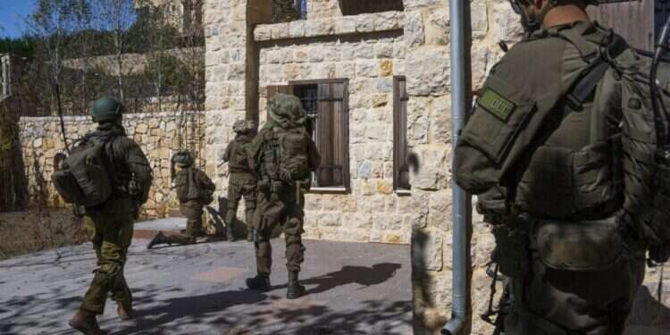 תיעוד: לוחמי גולני משתלטים על מתחם חיזבאללה