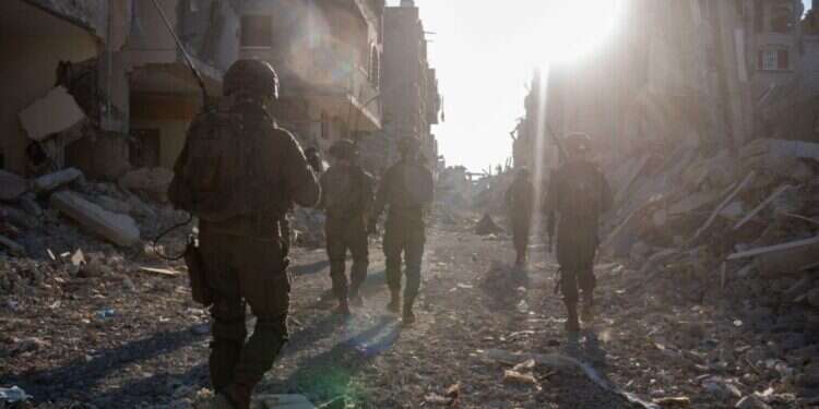 צה"ל מכתר את ג'באליה ומשמיד תשתיות. העזתים טוענים: זו העתקת המציאות ברפיח