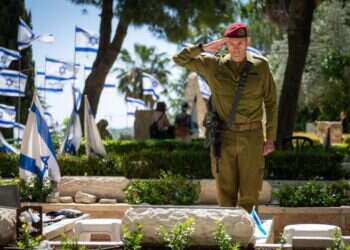 הרמטכ"ל הרצי הלוי על קברי חללי צה"ל. צילום: דובר צה"ל