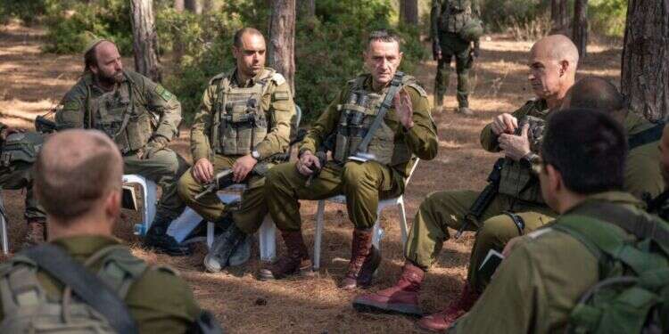 הרמטכ״ל ללוחמי המילואים בצפון: "צה״ל צריך להיות יותר גדול"