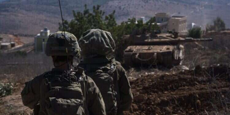 לוחמי צה תיעוד: צנחנים, גולני, שריון וקומנדו פועלים בלב הכפרים בלבנון