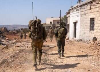 מילואימניקים בלבנון. צילום: דובר צה "בסופו של דבר אנחנו צריכים שהסטודנטים יעמדו במבחנים ובדרישות. אין טעם לתת מתנות". מילואימניקים בלבנון. צילום: דובר צה"ל