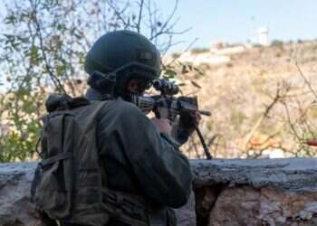 קרבות בכפרים ותקיפות מהאוויר: הלחימה בדרום לבנון מתרחבת