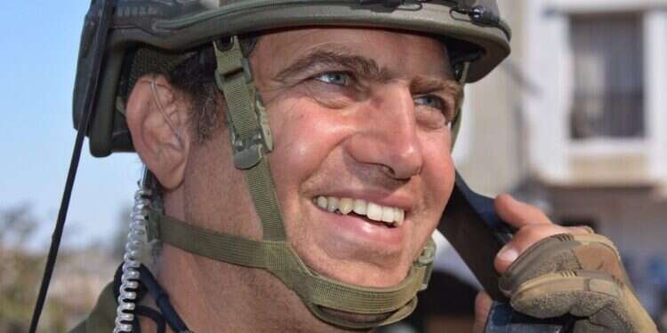 "הוא אמר 'זו מלחמה. אנחנו יודעים לאן אנחנו הולכים'". אבירם ז"ל בלבנון. צילום: יוסי מאירי