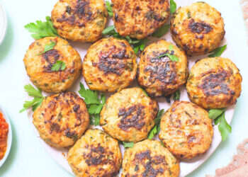 בורקס מים, פלפל ממולא גבינות והמבורגר ברוקולי: מתכונים קלילים לסוכות