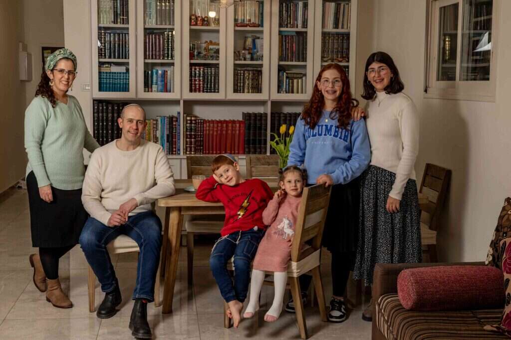 משפחת גולדשטיין, בית וגן, ירושלים. צילום: נעמה שטרן משפחת גולדשטיין, בית וגן, ירושלים. צילום: נעמה שטרן