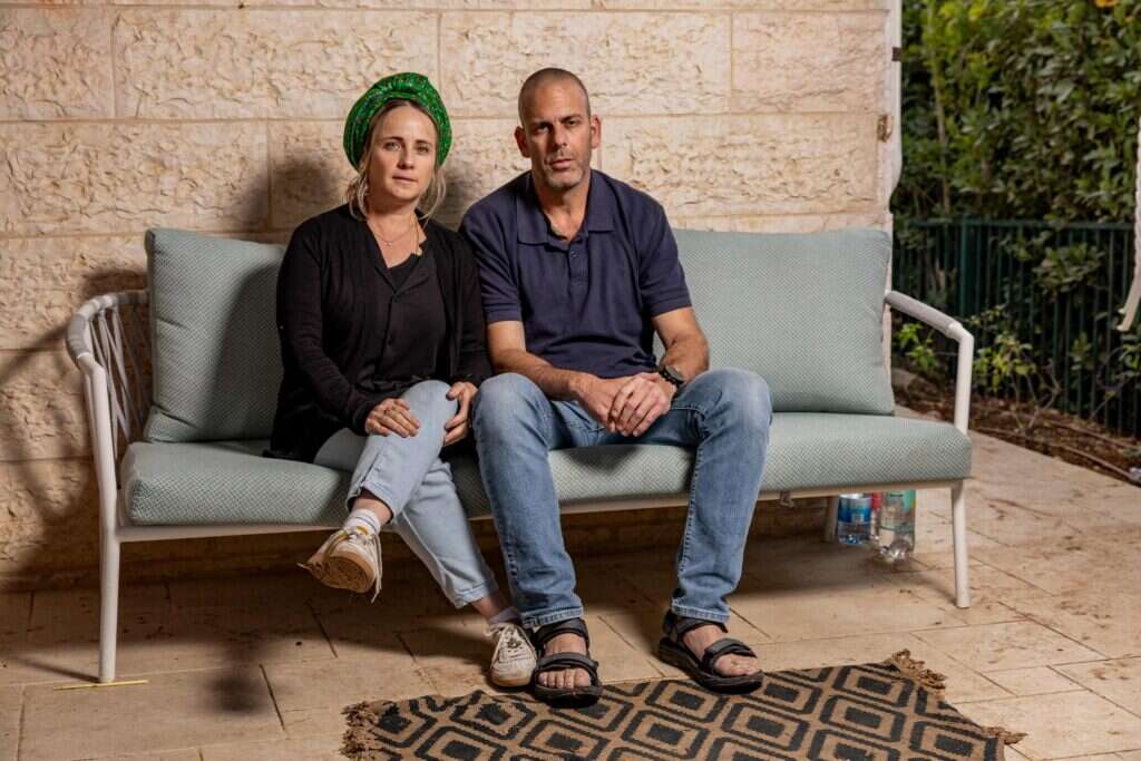 אילן וצופיה דיקשטיין בביתם שבעלי, השבוע. צילום: נעמה שטר אילן וצופיה דיקשטיין בביתם שבעלי, השבוע. צילום: נעמה שטר