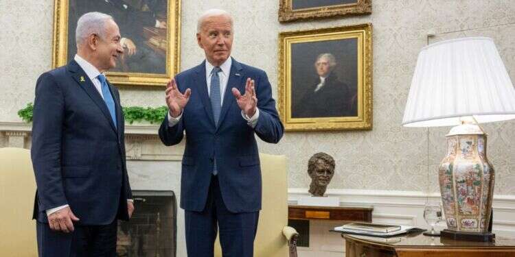 החלשת ישראל פוגעת גם בארה ישראל היא בעלת ברית של ארה"ב. לא לקוחה שלה