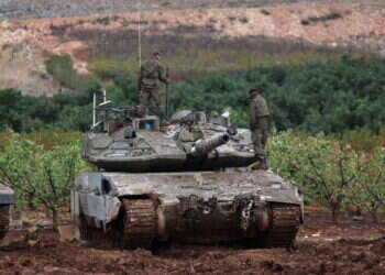 לוחמי צה"ל בגבול לבנון. צילום: EPA