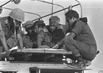 "גזרת אריק" הסעירה את הכנסת והצבא. האלוף שרון במלחמת יום הכיפורים. צילום: שלמה ארד, לע"מ