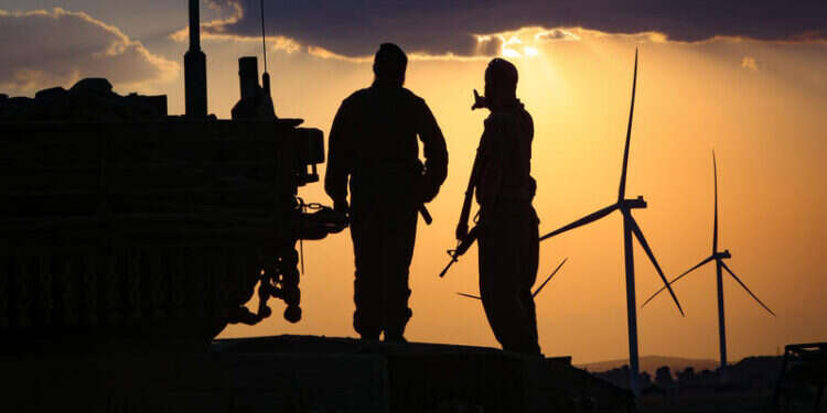 חיילי מילואים ברמת הגולן. צילום: יוסי זמיר, פלאש 90 "הוקפצנו, יש לך שלוש שעות להגיע לימ"ח"