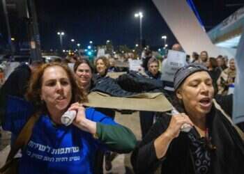 "איך ציבור שלם בוחר לא להתגייס בשם התורה?": מחאת הנשים הדתיות לשוויון בנטל