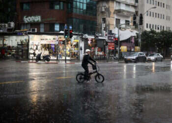 עדיין איתנו: הגשמים ממשיכים | תחזית מזג האוויר