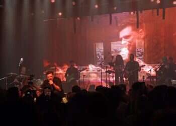 אריק ברמן בהופעה בבארבי. צילום: מקור ראשון