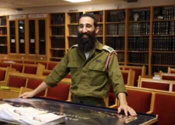 קצין ורבי: שלוח חב"ד שהתגייס למילואים במרכז הרפואי רמב"ם