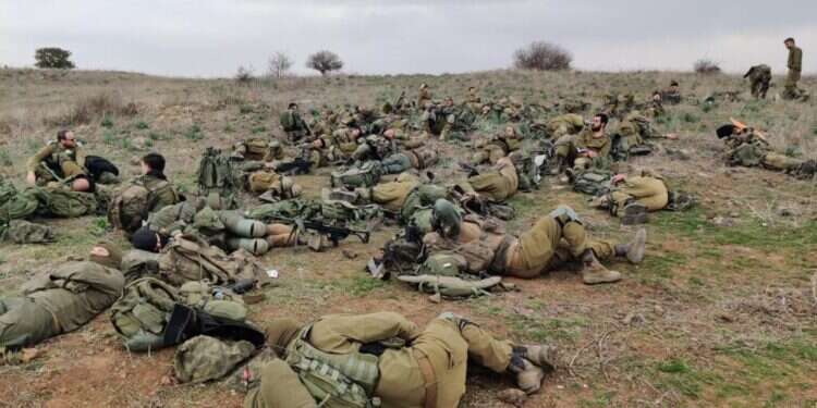 הציבור התורם והנלחם מתקרב לקצה גבול היכולת. חיילים בצפון בזמן מנוחה הציבור התורם והנלחם מתקרב לקצה גבול היכולת. חיילים בצפון בזמן מנוחה