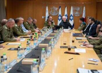 שר הביטחון המפוטר גלנט נפרד מפורום מטכ"ל, השבוע. צילום: אריאל חרמוני, דוברות משרד הביטחון