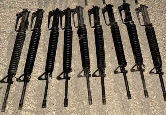 אמצעי לחימה שנתפסו. צילום: דובר צה 13 כלי נשק: סוכלה הברחה במרחב הבקעה