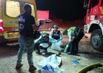 זירת פגיעת הרקטה בנהריה. צילום: זק"א