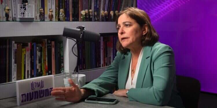 קרוליין גליק בפודקאסט על המשמעות. צילום מסך מיוטיוב קרוליין גליק: "האנטישמיות גוברת בשמאל האמריקאי – ישראל בסכנה"