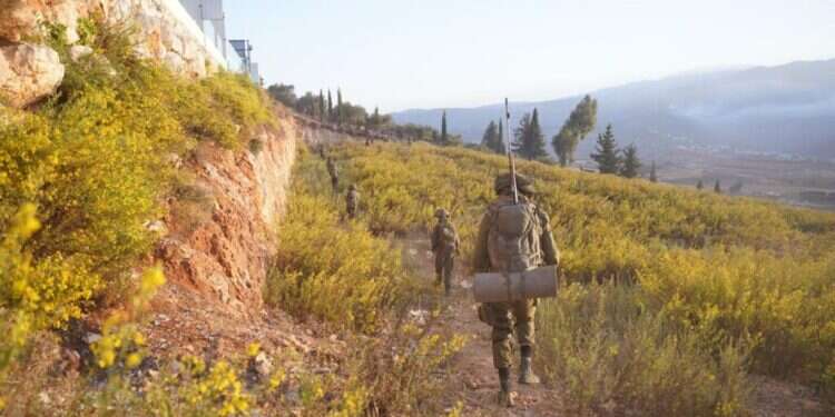 כוחות חטיבה 8 בדרום לבנון. צילום: דובר צה בגיל 78: איש הטלוויזיה יגאל שילון הלך לעולמו