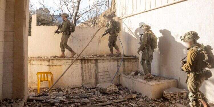 כוחות צה הנטל על משרתי המילואים: הממשלה תוכל לגייס מאות אלפים בצו 8