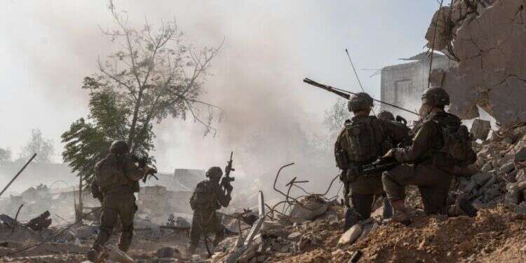 הותקפו עשרות מפקדות של חיזבאללה – צה"ל ממשיך לפעול ברצועה