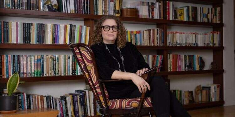 נועה מנהיים. צילום: אריק סולטן הקשרים בין סופרים וספרים נחשפים באופן מרהיב