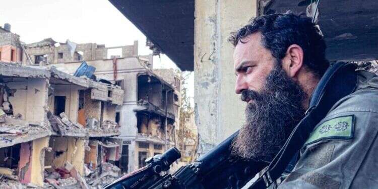 "יש הבדל בין החייל בשוחה, שסובל את תלאות הקרב, ובין הגנרל על הסוס"