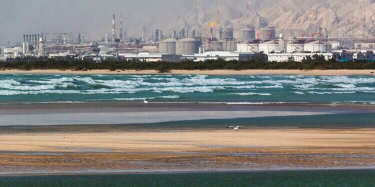 בתי זיקוק בבושהר, איראן