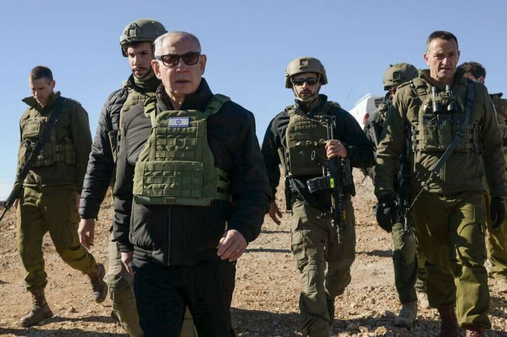 אל־ג'ולאני יכול לחכות. נתניהו בחרמון השבוע. צילום: דובר צה אל־ג'ולאני יכול לחכות. נתניהו בחרמון השבוע. צילום: דובר צה"ל