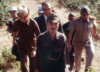 הירו אונודה ביציאתו מהג'ונגל הפיליפיני שבו הסתתר, 1947. צילום: איי.אף.פי