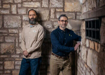 צבי זוסמן וג'ון פולין. צילום: אבישג שאר–ישוב