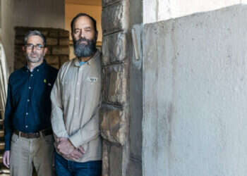 צבי זוסמן וג'ון פולין. צילום: אבישג שאר–ישוב