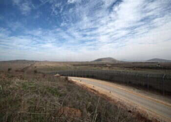 כוחות צנחנים ושריון בקוניטרה: צה"ל מגדיל את מרחב החיץ