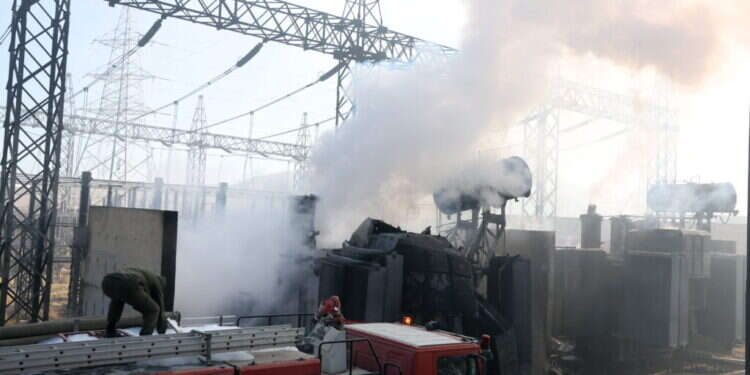 פגיעה בתשתיות אנרגיה ותחנות כוח בתימן. נתניהו: "ישלמו מחיר כבד"
