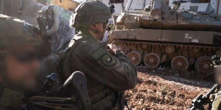 לוחמי צה לראשונה מתחילת המבצע: חטיבות הקומנדו והצנחנים יצאו מלבנון