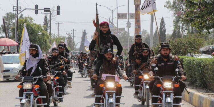 כוחות טאליבן חמושים ברחובות אפגניסטן. צילום: AFP טאליבן – הגרסה המודרנית: הסכנה האמיתית שאורבת בסוריה
