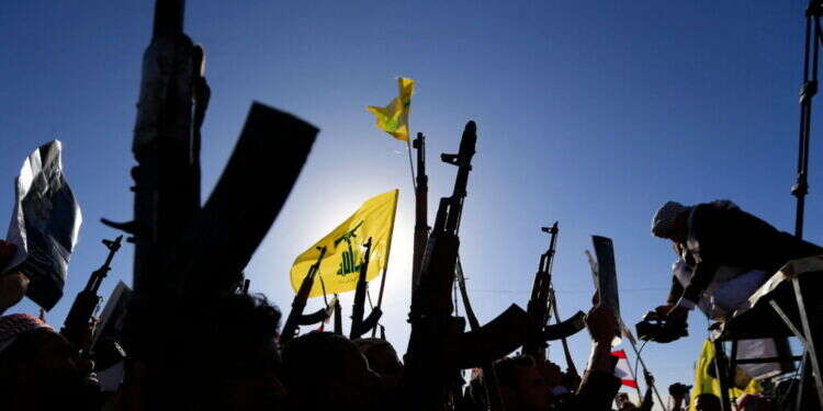 דגלי חיזבאללה. צילום: AFP דגלי חיזבאללה. צילום: AFP