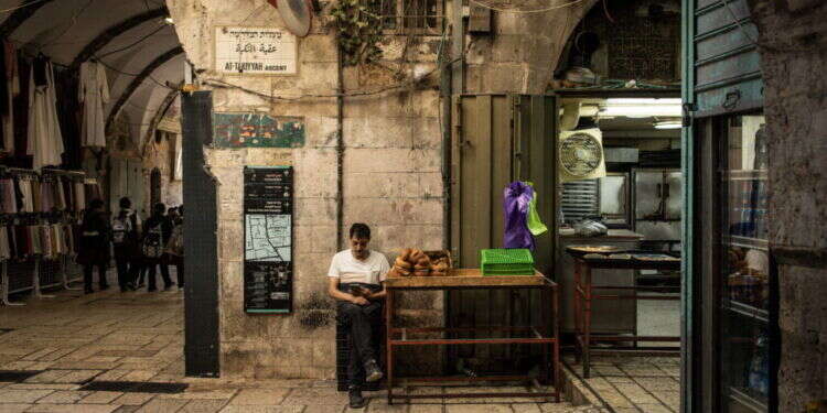 סמטה בעיר העתיקה, ירושלים. צילום: AFP מסע בזמן לכל דורש: קורס בעיר החשובה בעולם מוצע ללא תשלום